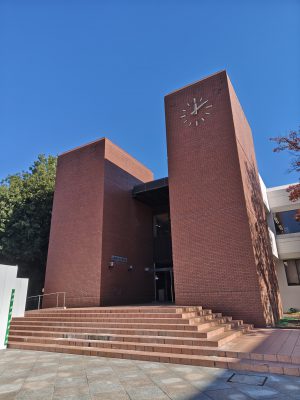 山梨学院大学綜合図書館内に拙著20冊及び関連書籍一式が陳列されています